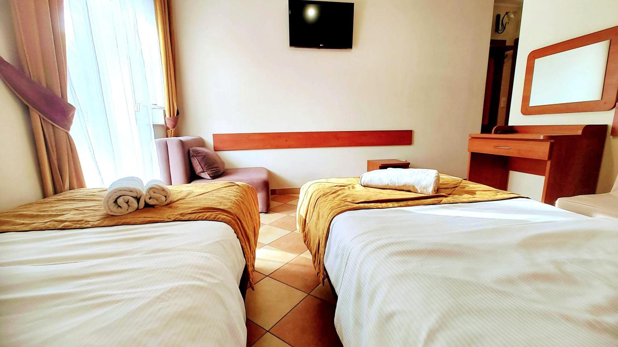 Helios Hotell Mielno  Rum bild